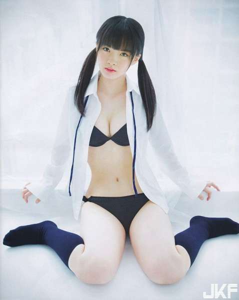 えっちなお姉さんのちょっとえっちなグラビア画像