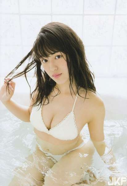 えっちなお姉さんのちょっとえっちなグラビア画像
