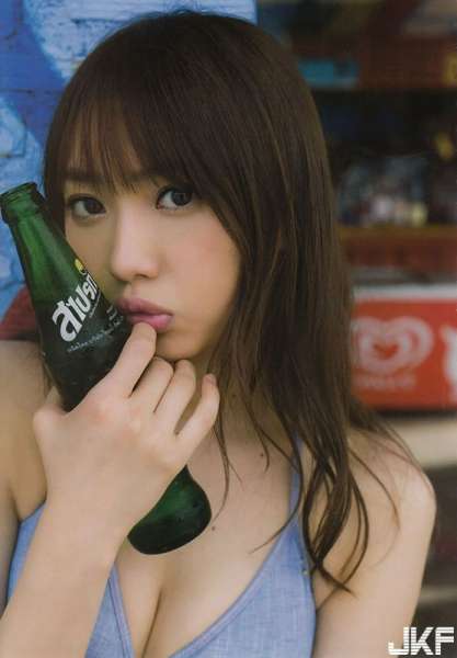 えっちなお姉さんのちょっとえっちなグラビア画像