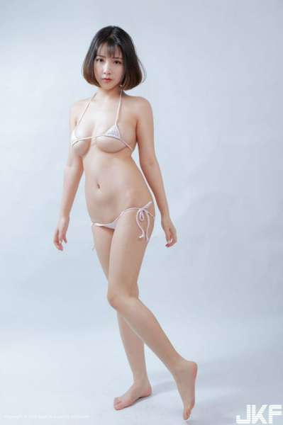 波萝社美女魔女奈奈三点式性感写真