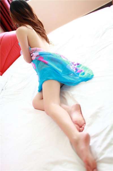 蓝色少妇的遮挡