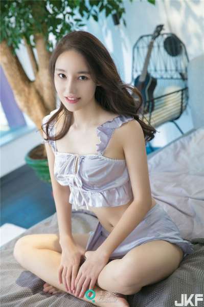 内地平面模特魏扭扭诱人美臀图片