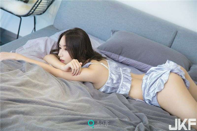 内地平面模特魏扭扭诱人美臀图片