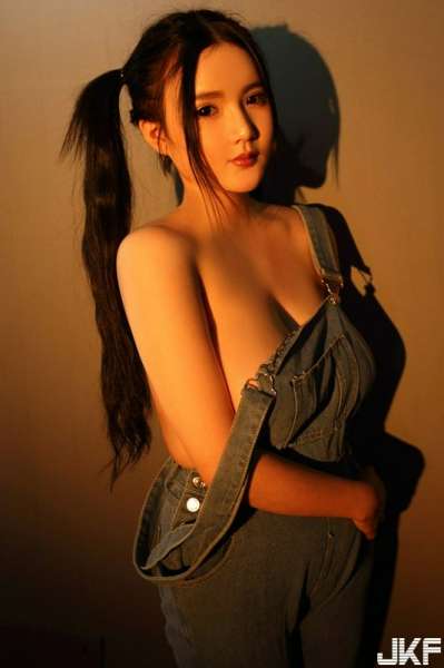 巨乳少女梓熙大尺度浴室湿身诱惑