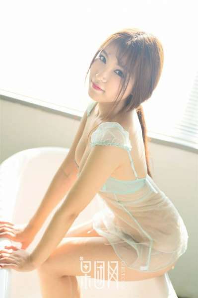 美臀兔女郎向唯