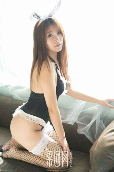 美臀兔女郎向唯