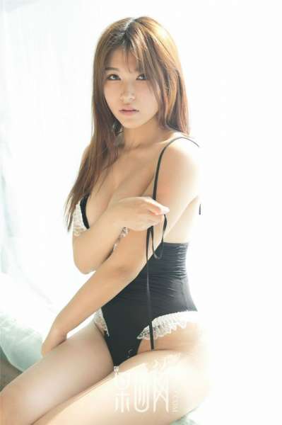 美臀兔女郎向唯