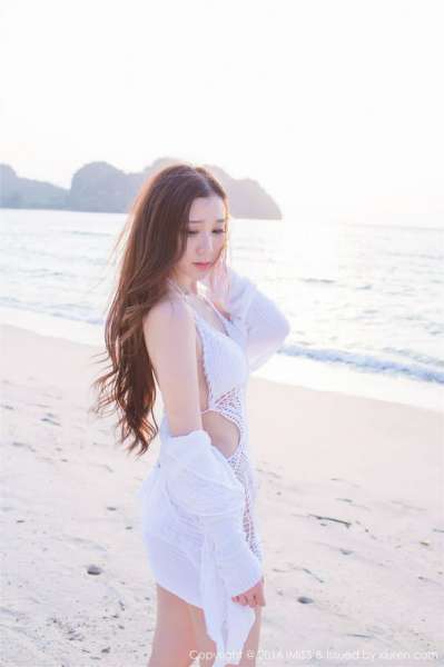 沙滩长发美丽性感淼淼萌萌哒