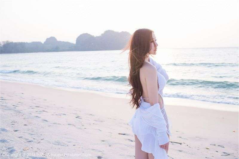 沙滩长发美丽性感淼淼萌萌哒