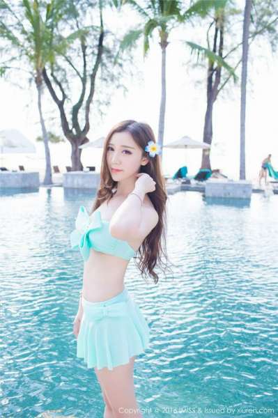 沙滩长发美丽性感淼淼萌萌哒