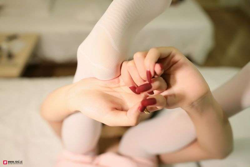 ROSI写真丝袜美足