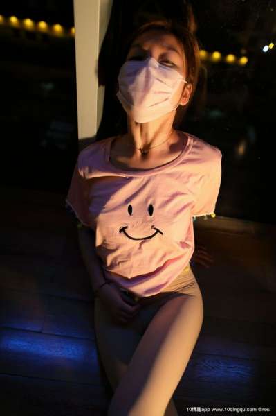 ROSI写真口罩系列丝袜美腿诱惑