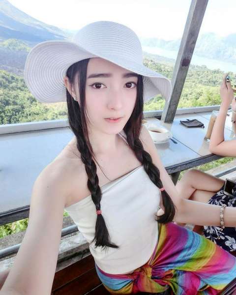 程爱玲大马气质美人私房照