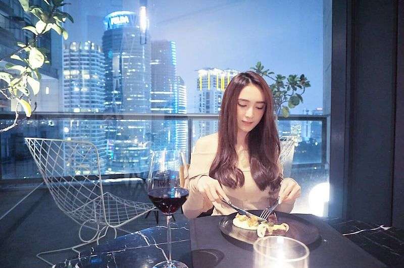 程爱玲大马气质美人私房照