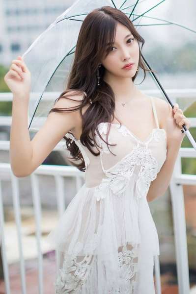 极品女神杨晨晨优美身姿人迷醉其中