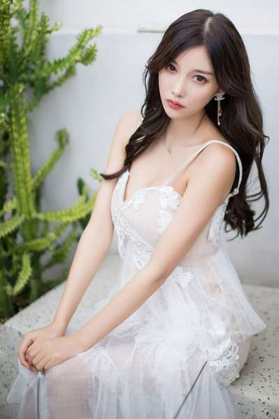 极品女神杨晨晨优美身姿人迷醉其中