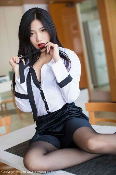 写真许诺Sabrina极致美到窒息的美腿诱惑