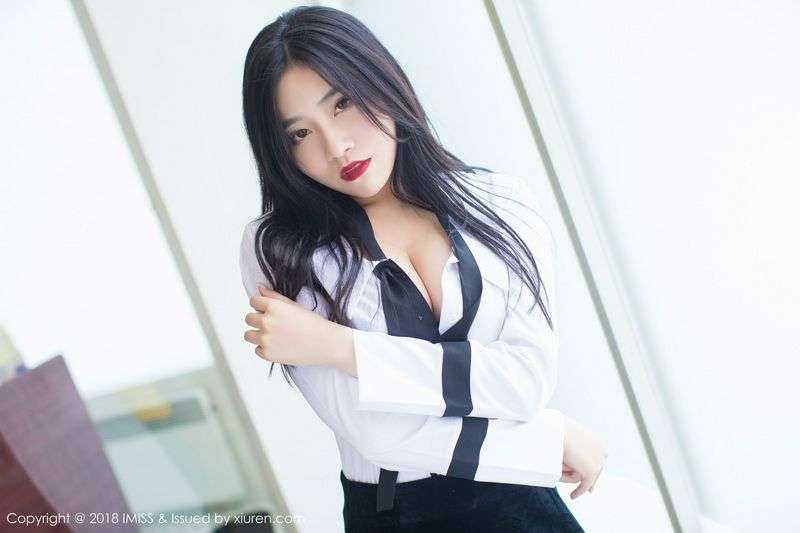 写真许诺Sabrina极致美到窒息的美腿诱惑