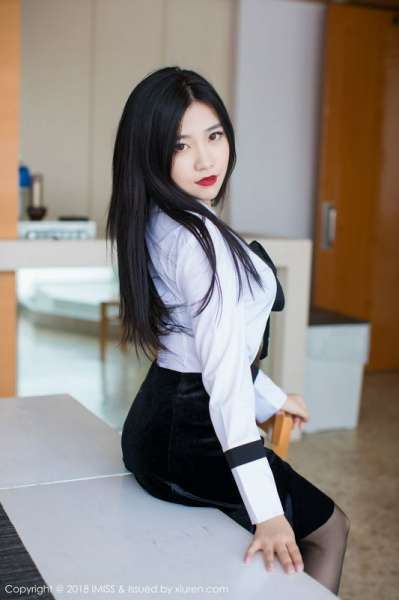 写真许诺Sabrina极致美到窒息的美腿诱惑