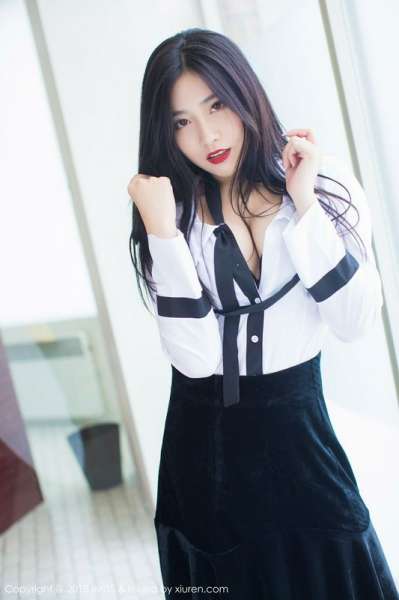 写真许诺Sabrina极致美到窒息的美腿诱惑