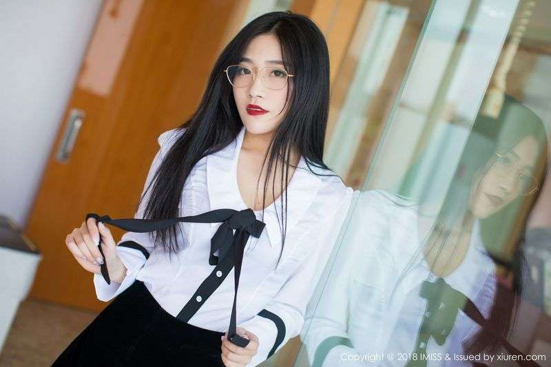 写真许诺Sabrina极致美到窒息的美腿诱惑