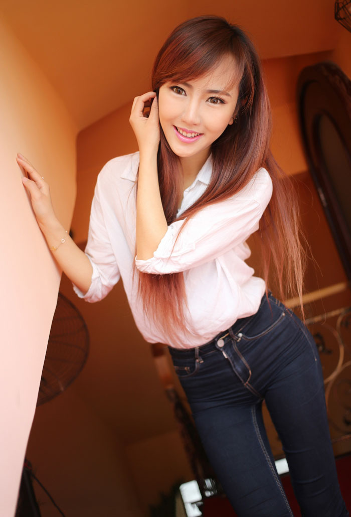 极品模特赵婉妮甜美性感写真