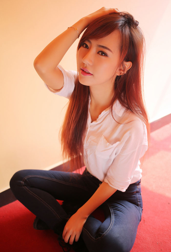 极品模特赵婉妮甜美性感写真