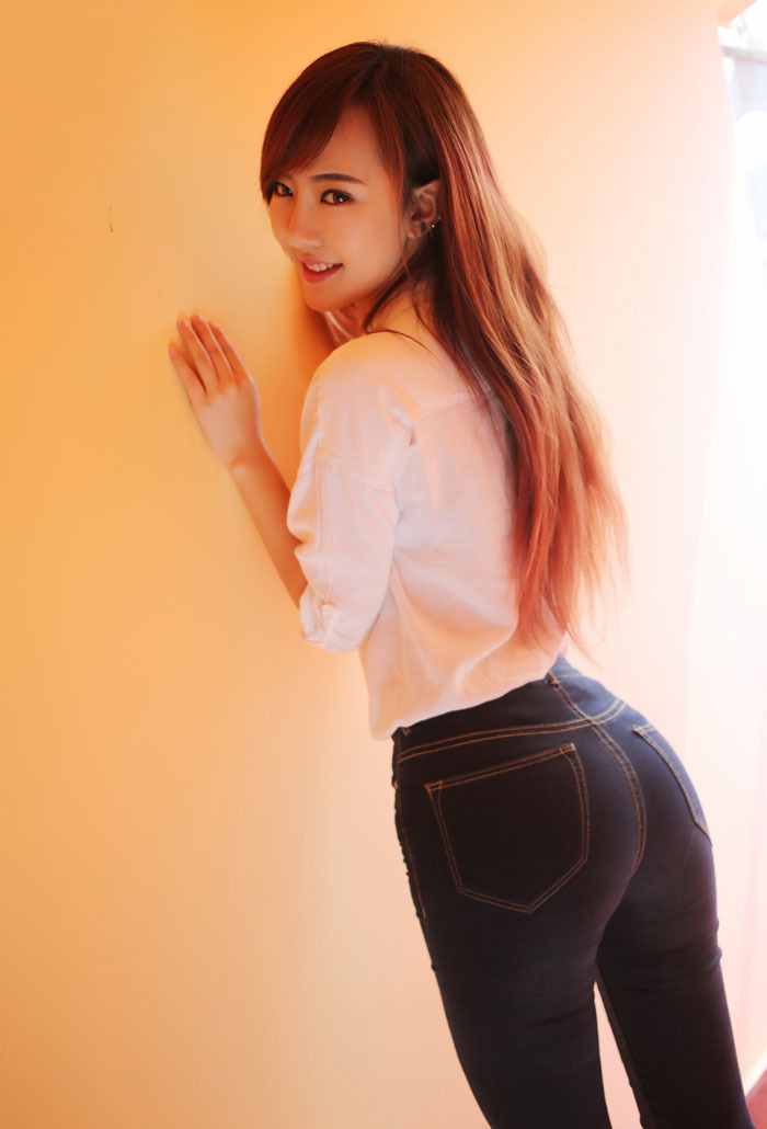 极品模特赵婉妮甜美性感写真