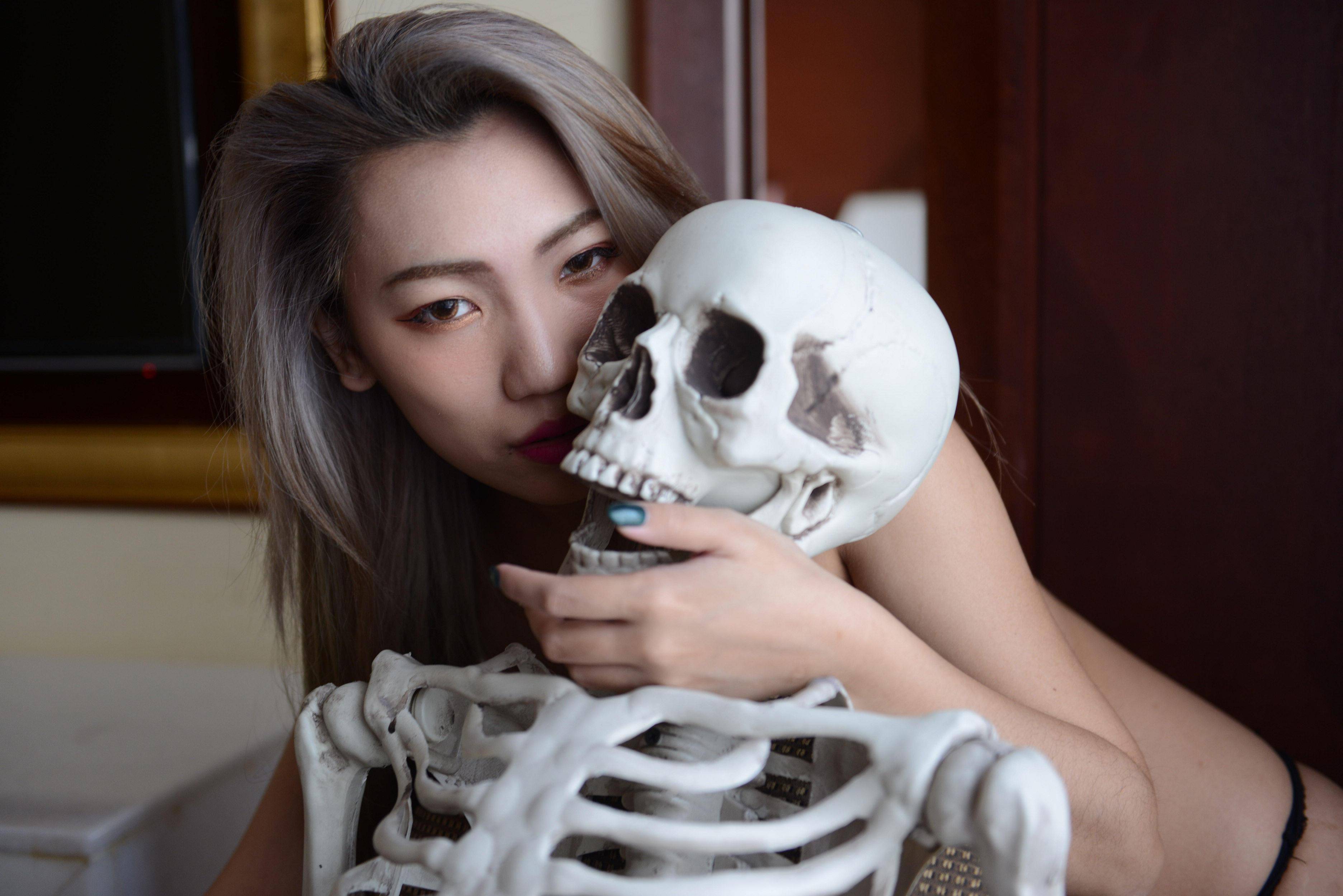 性感美艳香港嫩模希亚创意裸拍