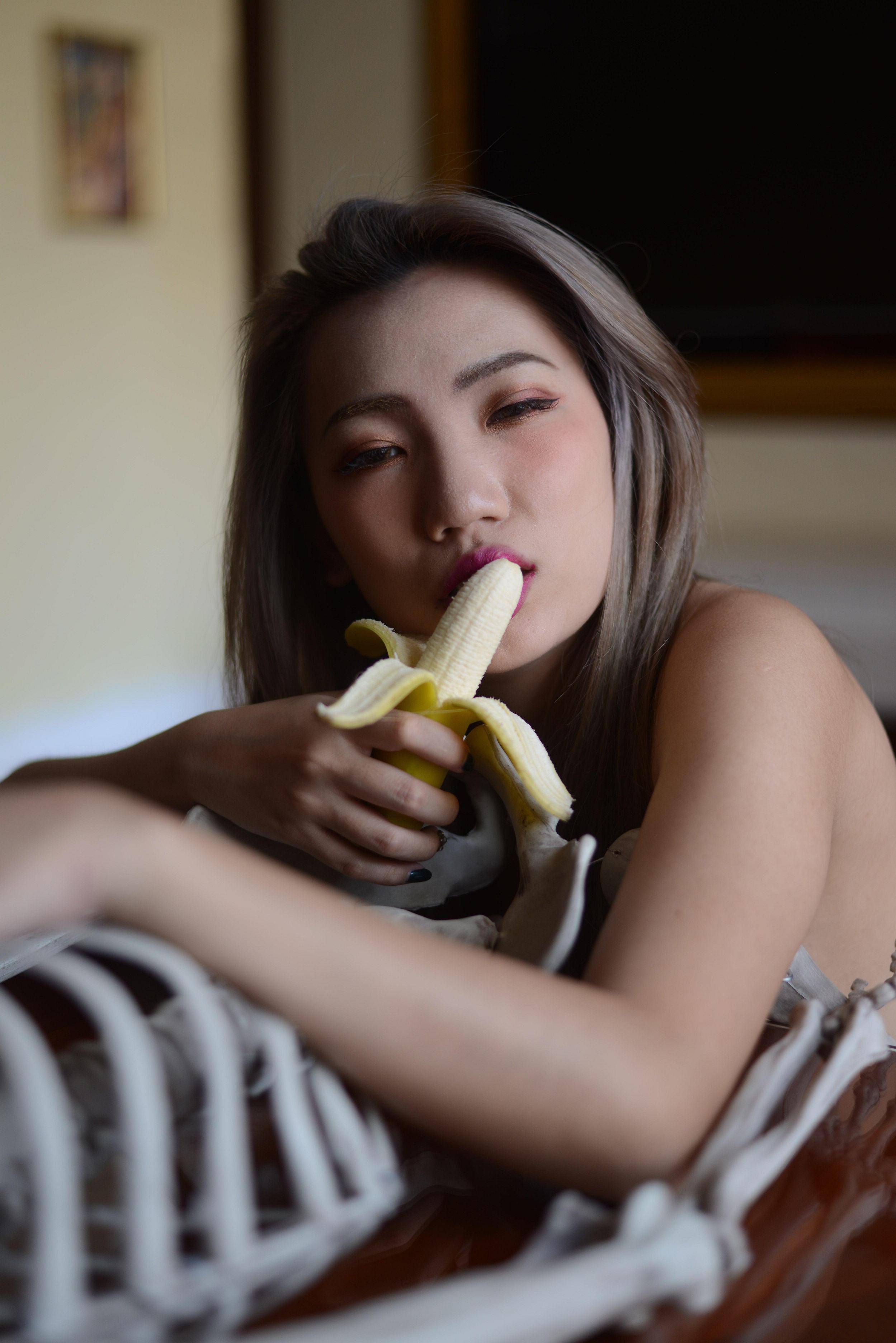 性感美艳香港嫩模希亚创意裸拍