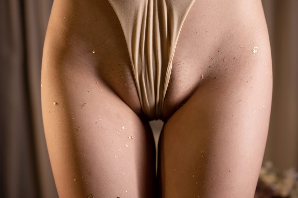 美女的丝丝顺滑美体