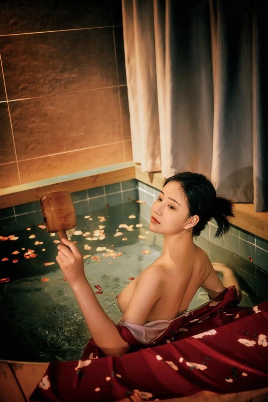 美女洗浴图 [29P]
