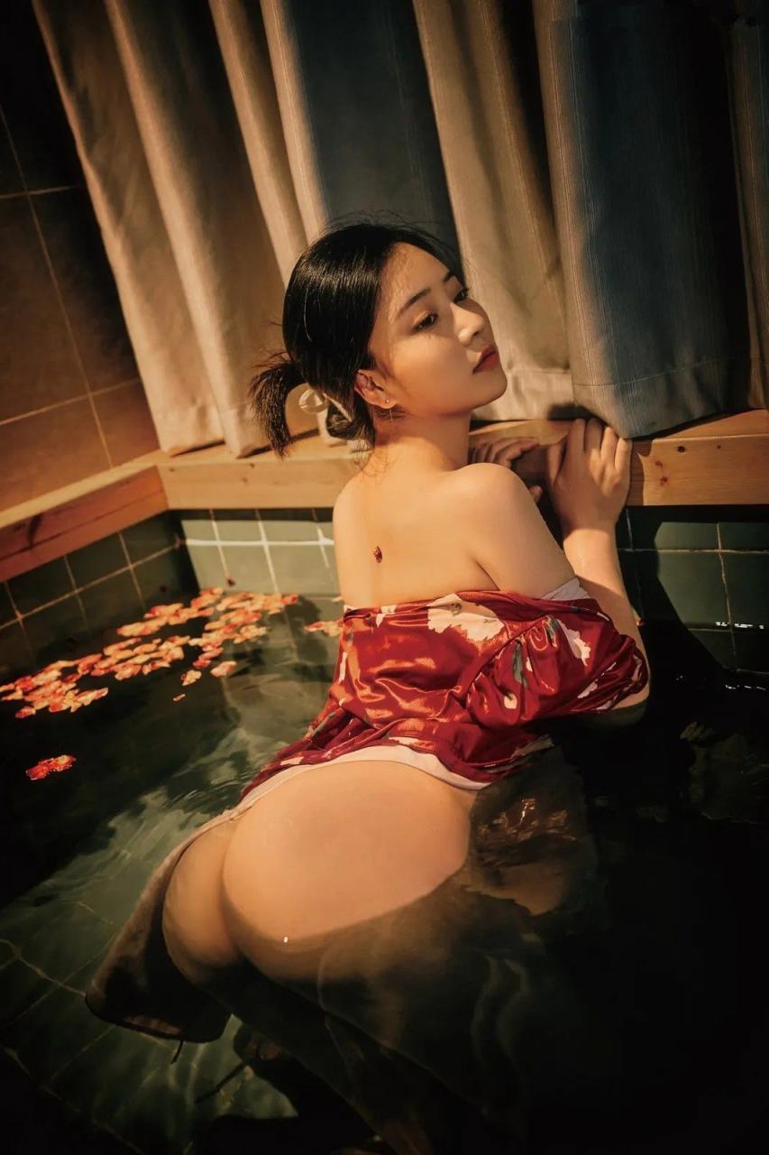 美女洗浴图 [29P]